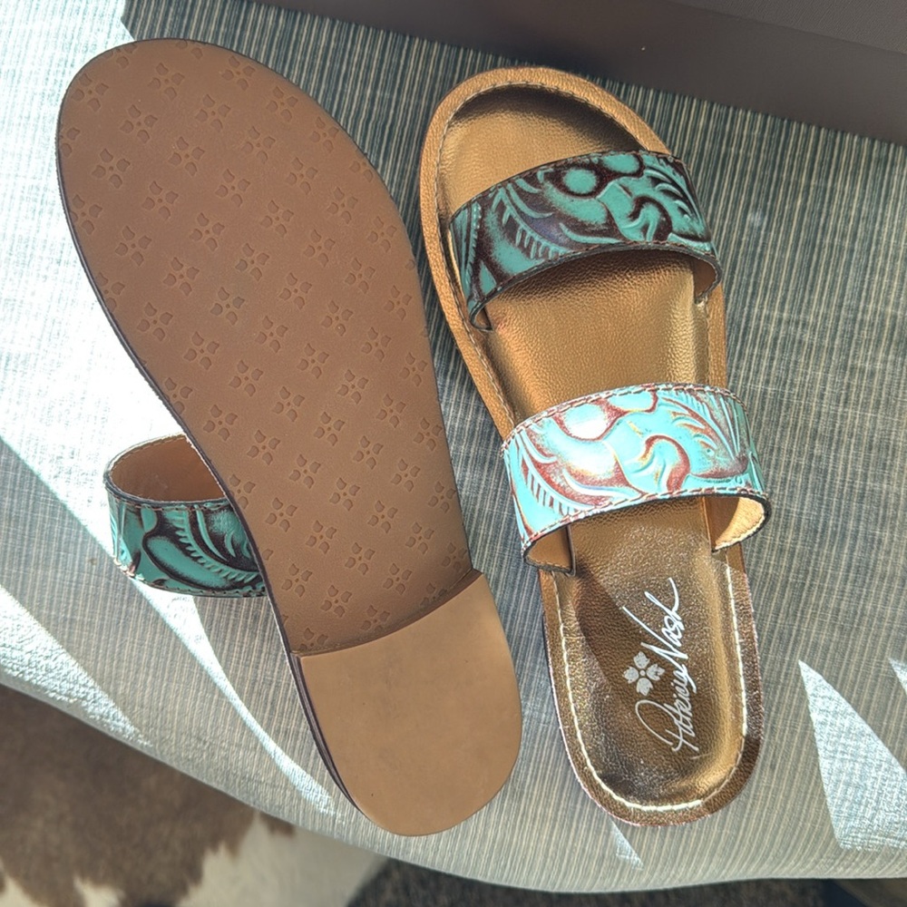 Like New Patricia Nash “Flair” Sandals - Picture 5 of 9
